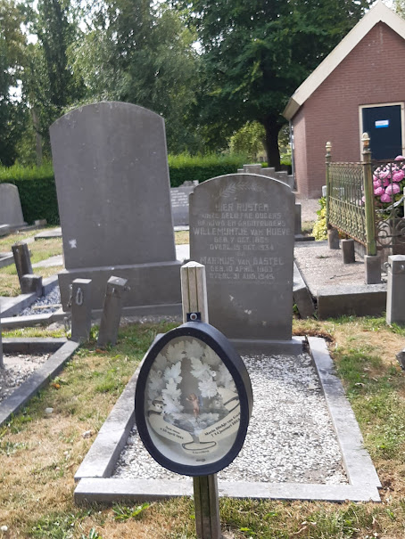 De gerestaureerde graftrommel terug in Noordgouwe